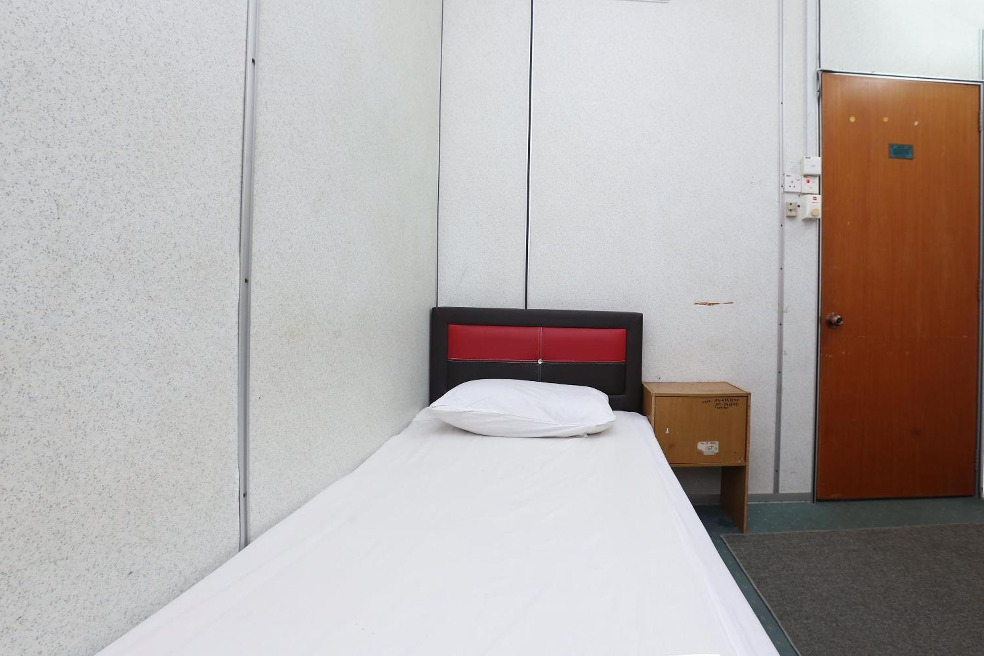 Oyo 89755 D&D Budget Inn โกตาบารู ภายนอก รูปภาพ